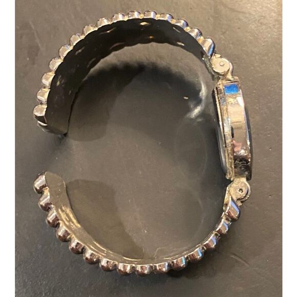 Women's 28mm Hammered Silver Tone Geneva Watch, MOP Face - Picture 4 of 4